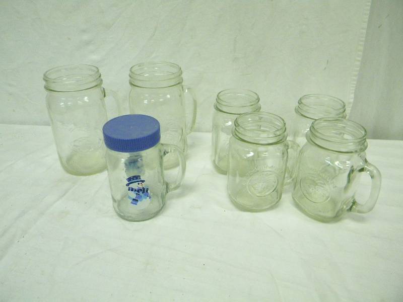 lot 29 image: Glasswear