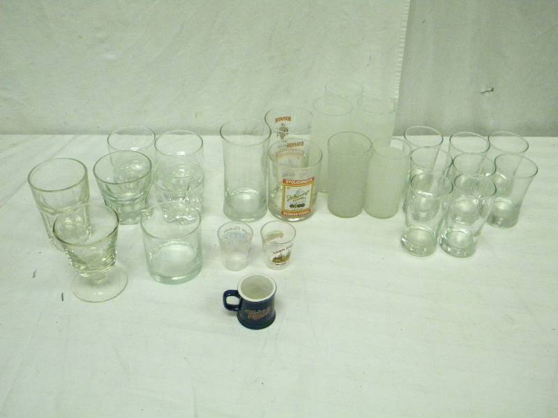 lot 116 image: Barware Lot