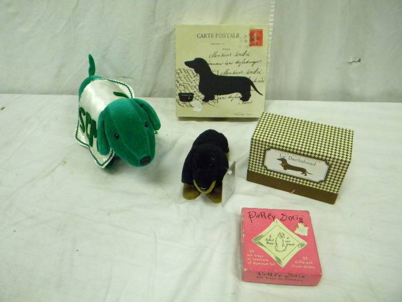 lot 125 image: Dachshund Lot