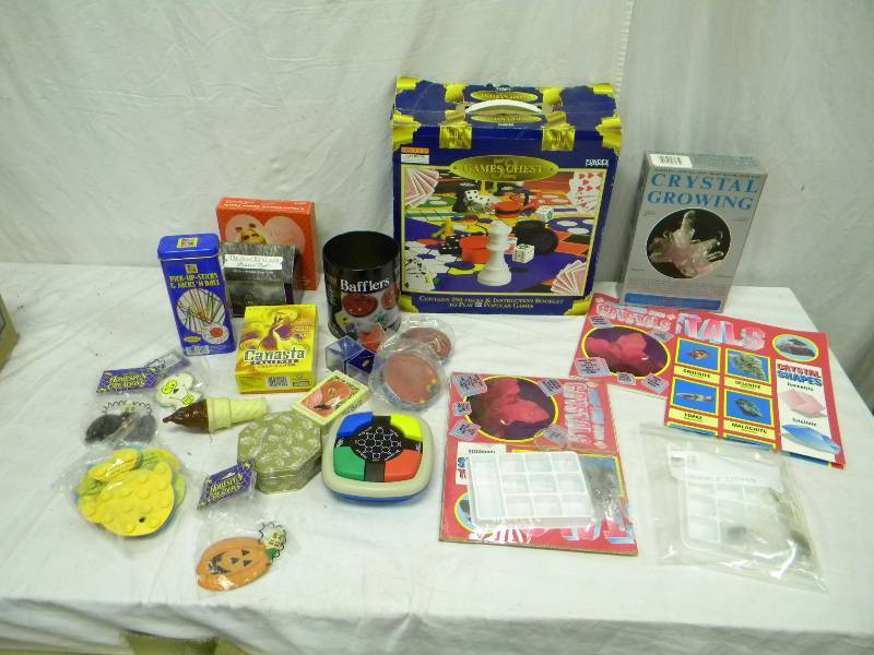 lot 132 image: Game Lot