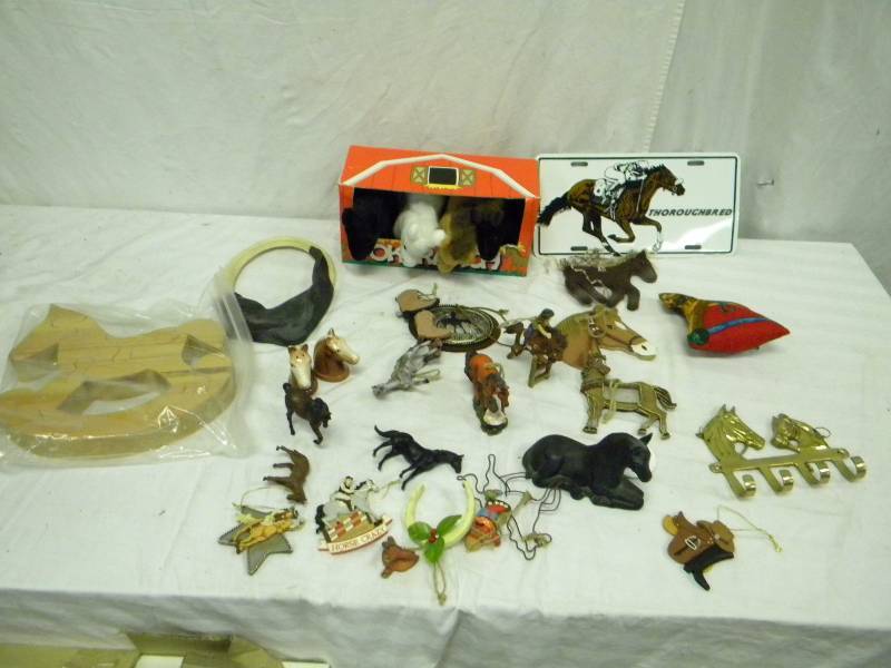 lot 135 image: Horse Motif Lot