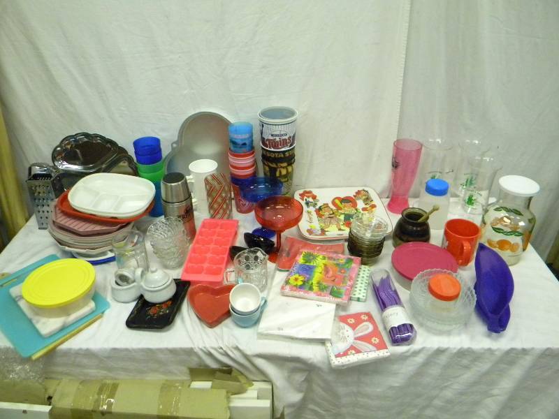 lot 139 image: Kitchenware Lot