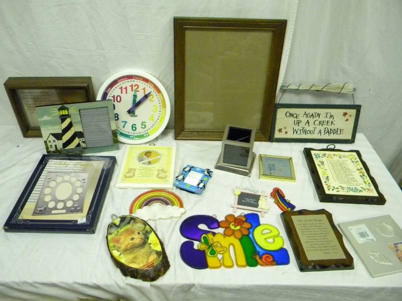 lot 140 image: Home Decor Lot