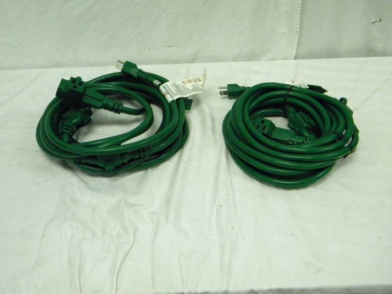 lot 141 image: Multi Outlet Holiday Lighting Cords