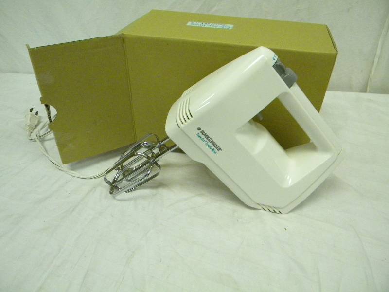 lot 152 image: Black and Decker Hand mixer