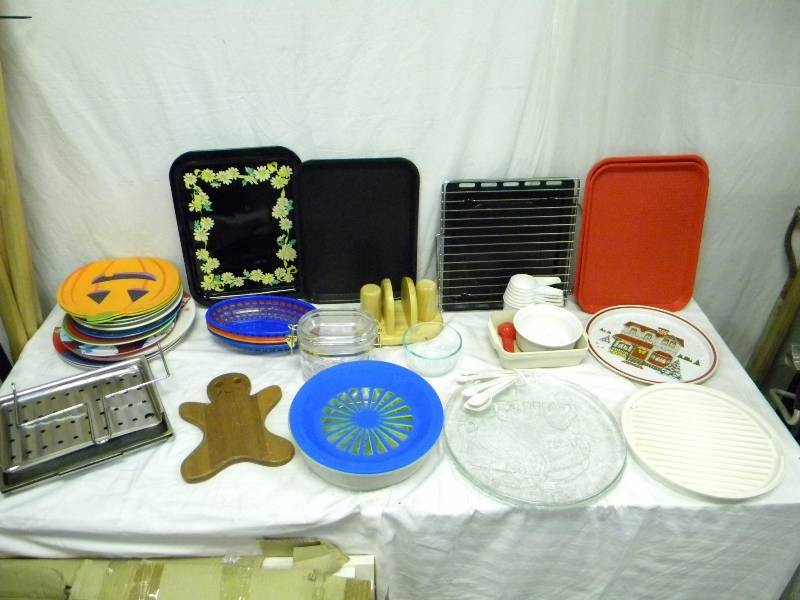 lot 170 image: Kitchenware Lot