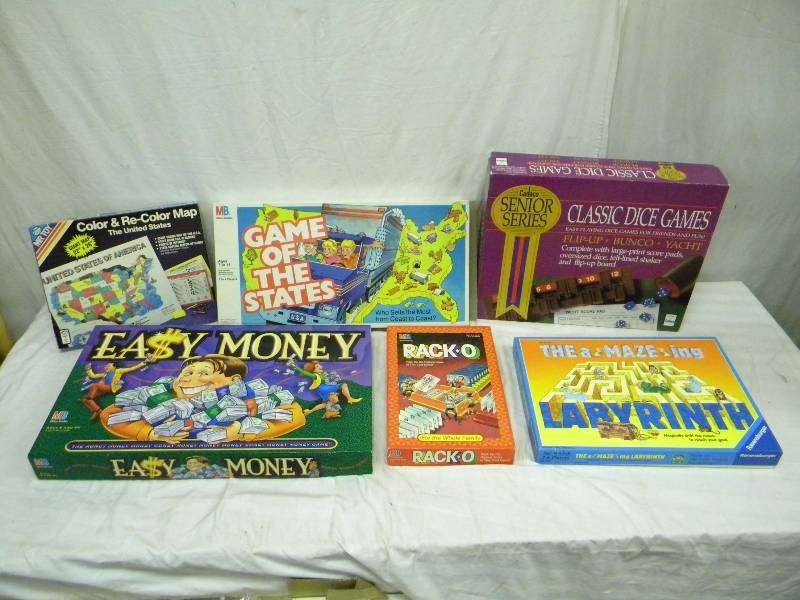 lot 195 image: Game Lot