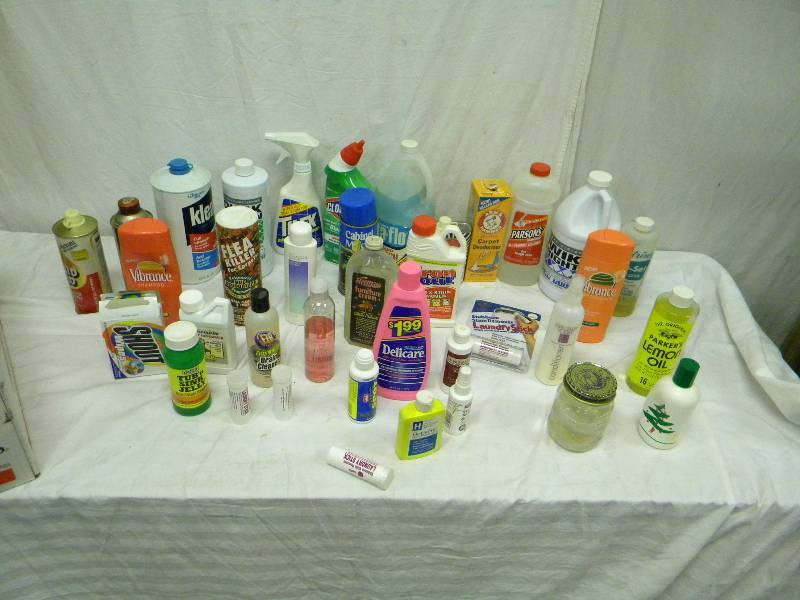 lot 220 image: Cleaning Supply Lot