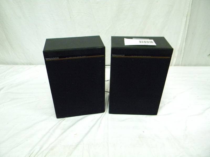 lot 221 image: Magnavox Speakers