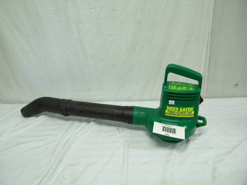 lot 222 image: Weed Eater
