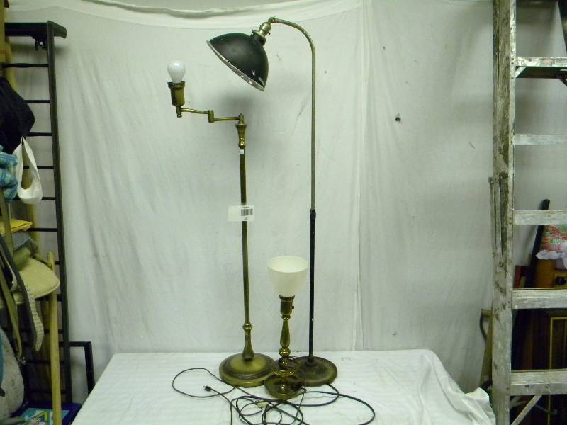lot 229 image: 3 Vintage Lamps