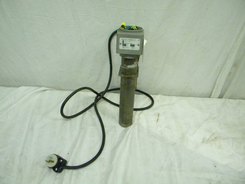lot 239 image: 1000 Watt tank heater
