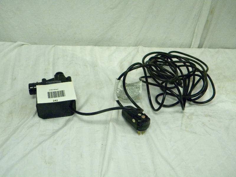 lot 242 image: Swimming Pool Pump