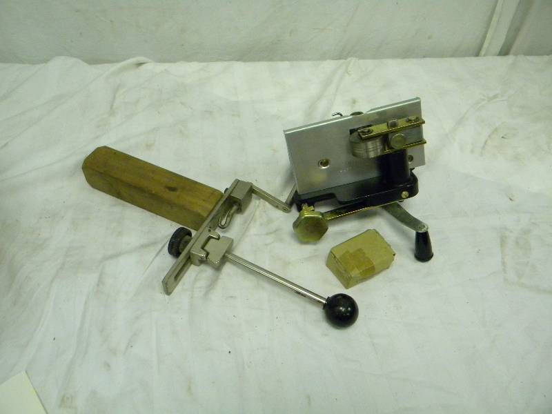 lot 246 image: Model 500 fabric cutter