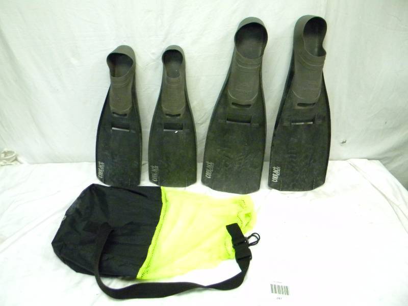 lot 247 image: Beuchat Flippers