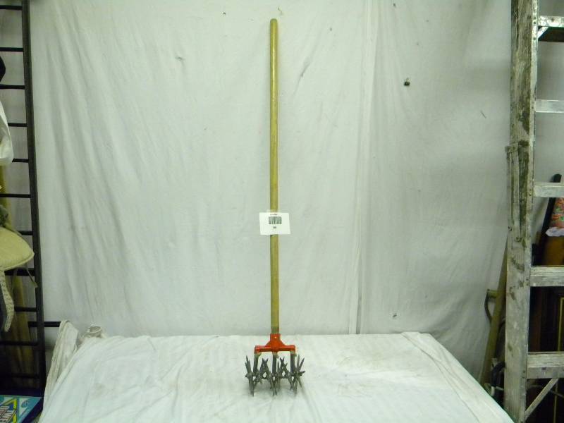lot 248 image: Garden Tool