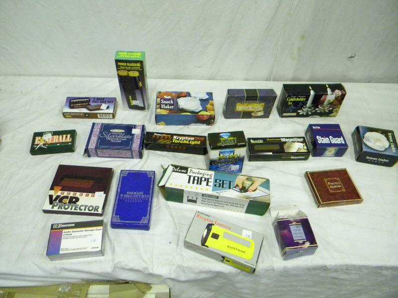 lot 175 image: Stocking Stuffers