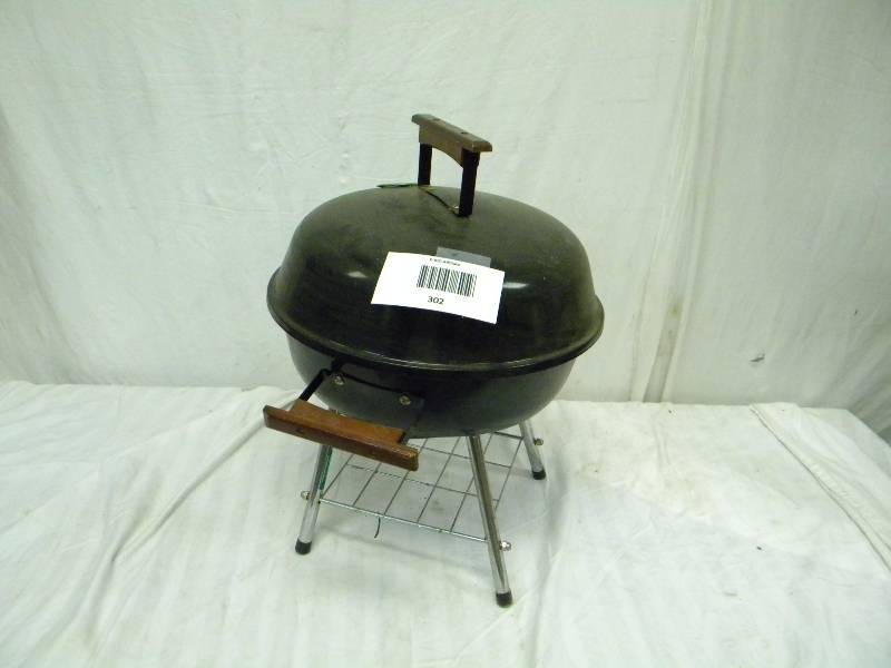 lot 302 image: Portable Grill