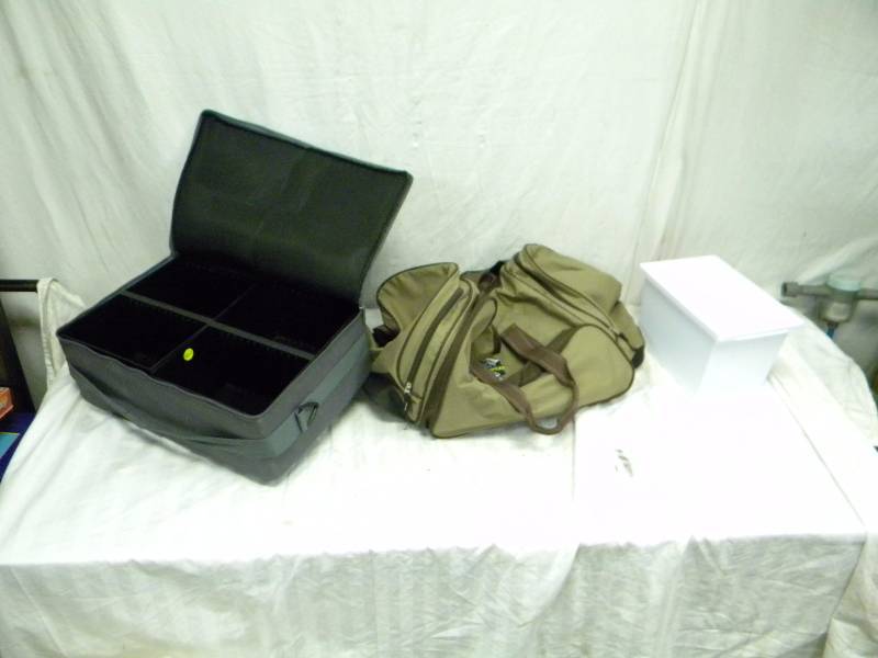 lot 321 image: Storage and Travel Lot
