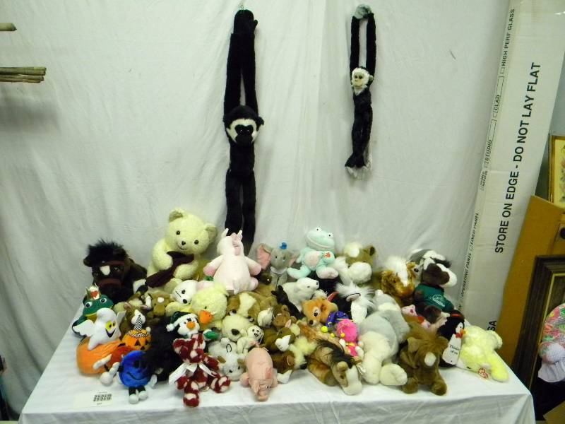 lot 107 image: Stuffed Animal Lot