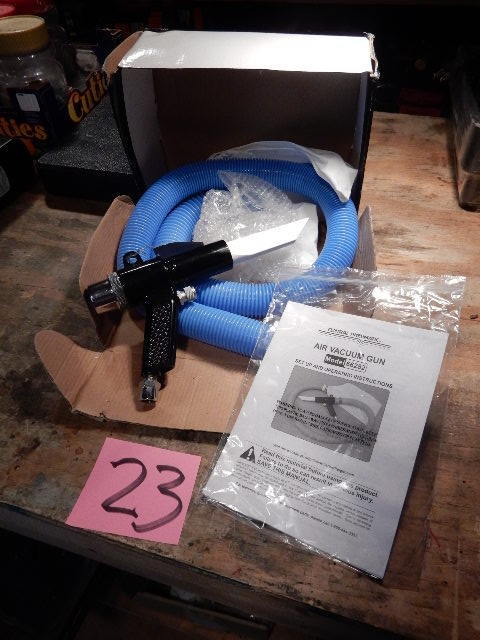 lot 23 image: CENTRAL PNEUMATIC.Air Vacuum Gun