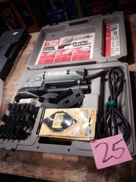 lot 25 image: PORTER CABLE. Profilie Sander