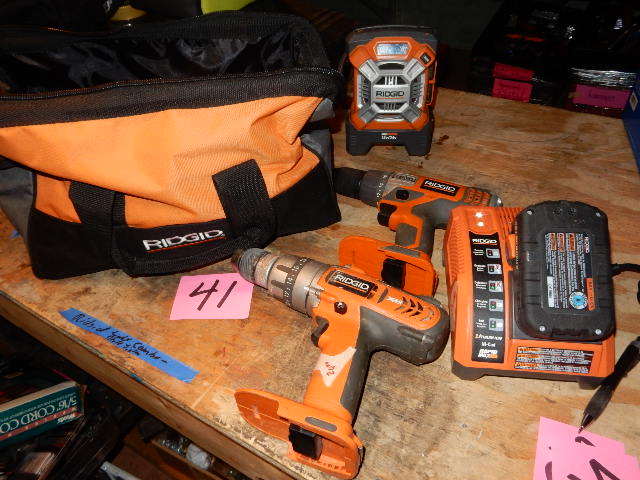 lot 41 image: Ridgid, Drill, radio, Charger, Battery, Bag set