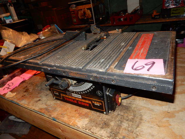 lot 69 image: Sears craftsman 7 12 in Table Saw.. 3450 RPM.. Tested and works