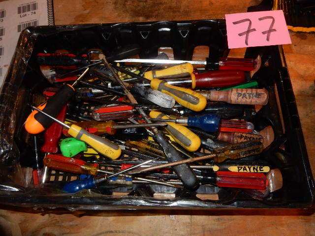 lot 77 image: Large lot of Screwdrivers