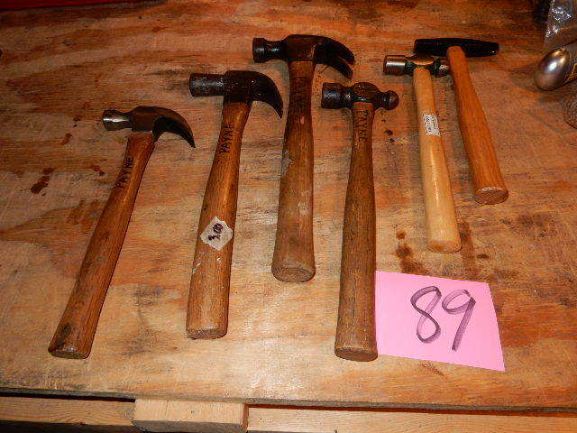 lot 89 image: 6 Wooden handle hammers.. 3 Claw, 1 upholstery hammer, 2 Ball peen