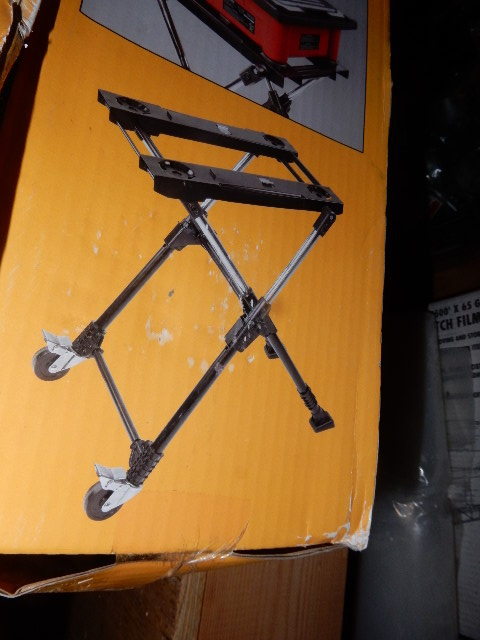 lot 123 image: TILE SAW stand.. New in Box