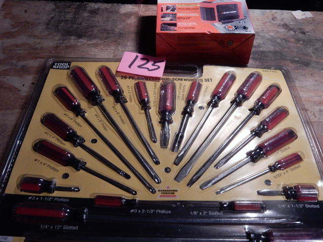 lot 125 image: TOOL SHOP, 20 Pc professional Screwdriver set  Black and Decker SIMPLE START.  Both new