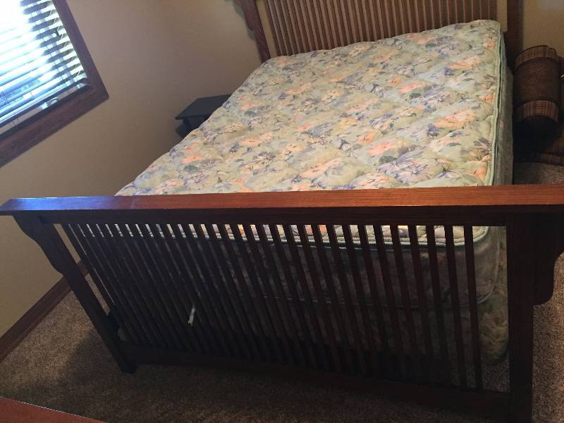 Queen Bed Set