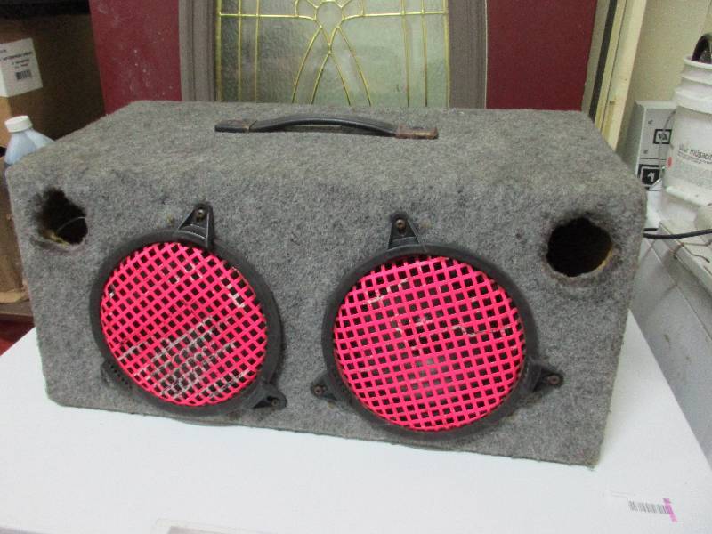 Speaker box