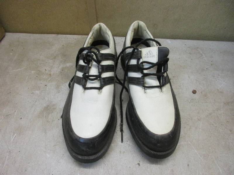 Adidas golf shoes size 8