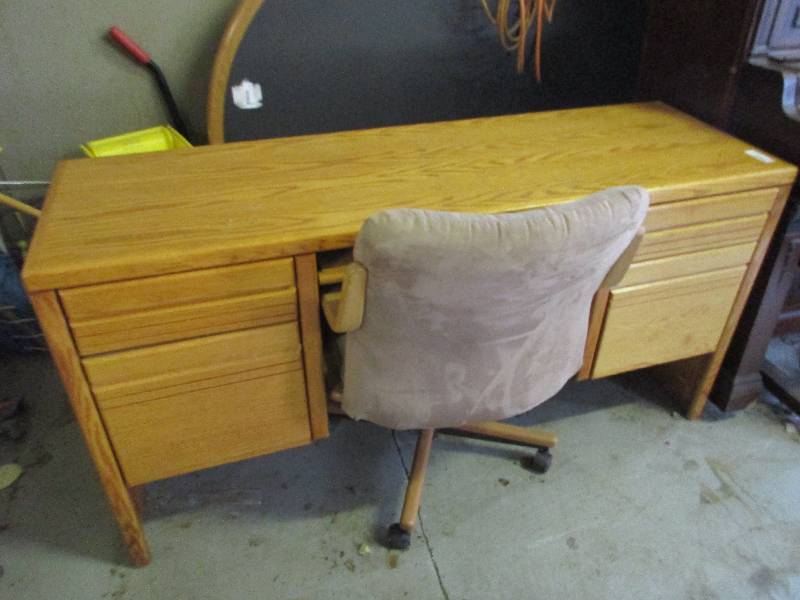 Desk & chair