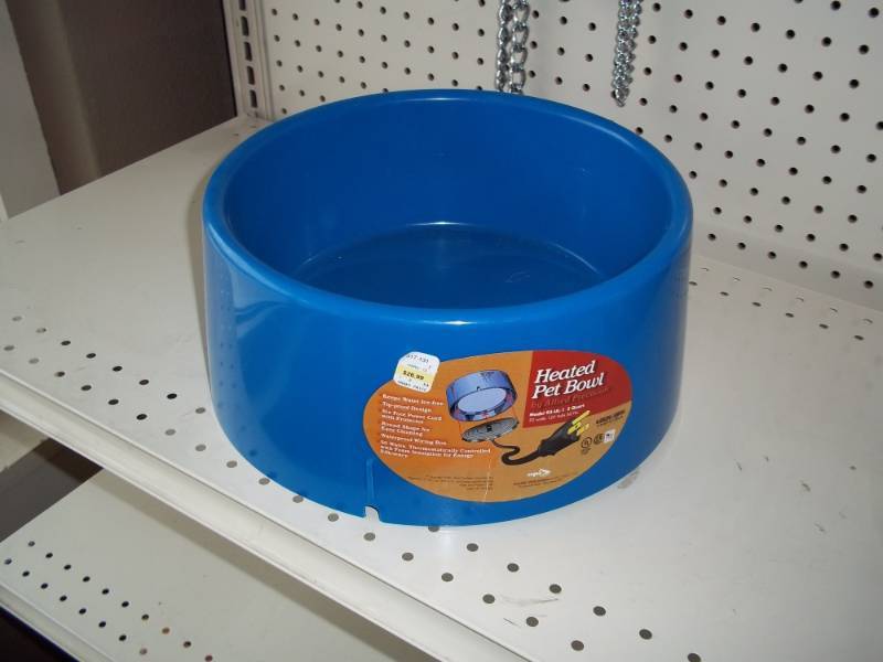 lot 3 image: Heated Pet Bowl
