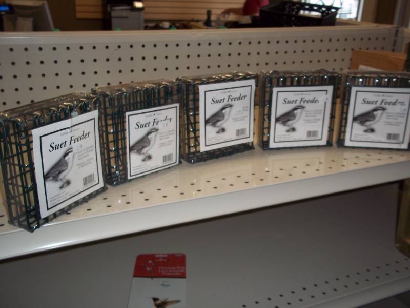 lot 38 image: 5 Suet Feeders