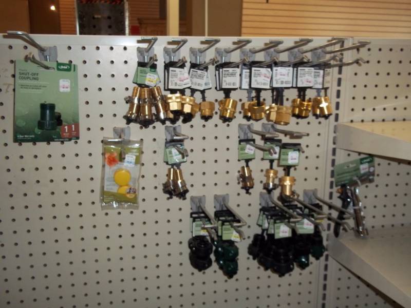 lot 44 image: Large Assortment of Hose Connectors, Fittings, and Nozzle