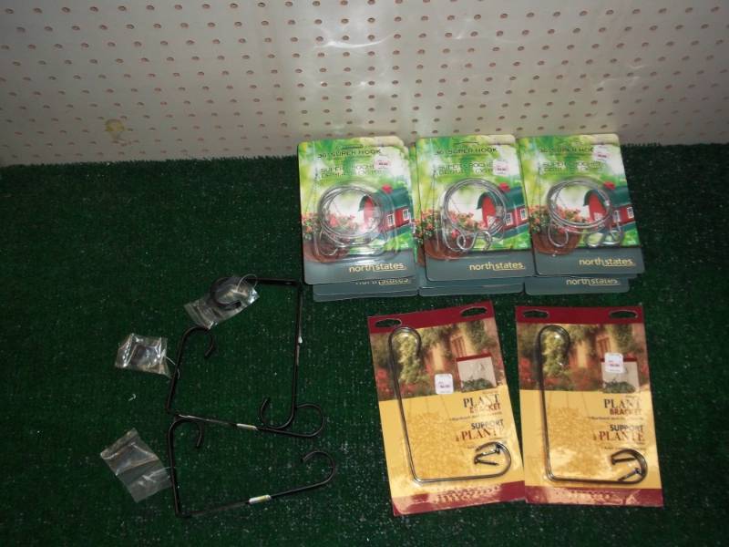 lot 48 image: Plant Bracket Hangers, 10 - 36 in Super Hooks