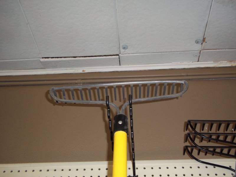 lot 64 image: Garden Rake