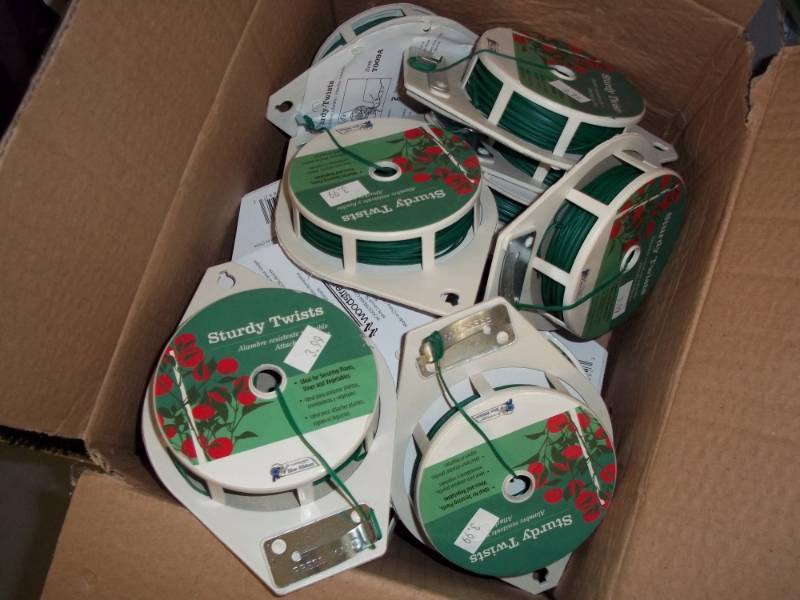 lot 76 image: Box of Sturdy Twist Ties