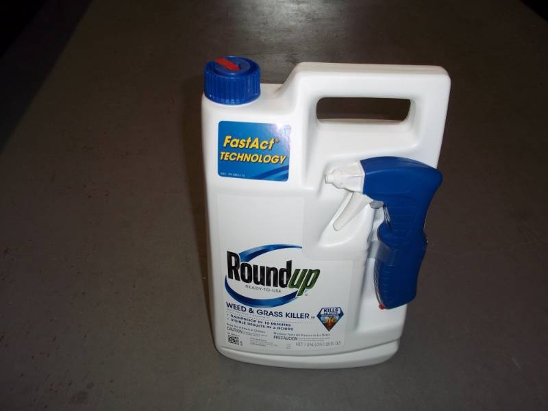 lot 79 image: Gallon Round Up with Applicator