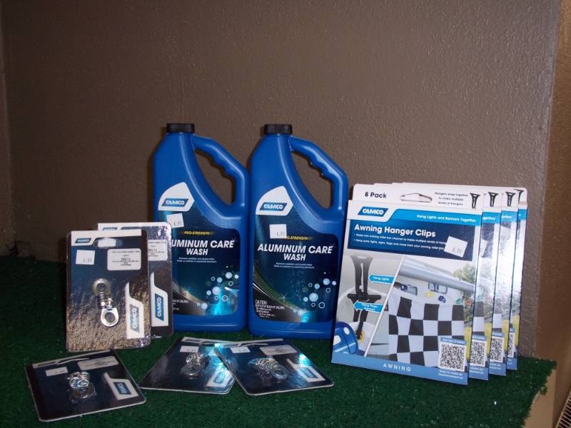 lot 101 image: Lot of Aluminum Care Wash, Awning Hanger Clips