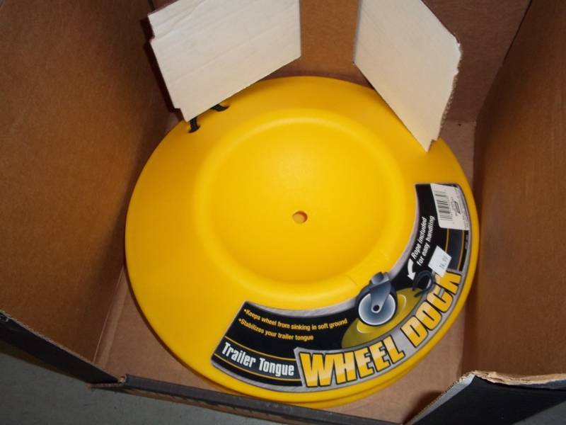 lot 102 image: Lot of 3 Trailer Stabilizers