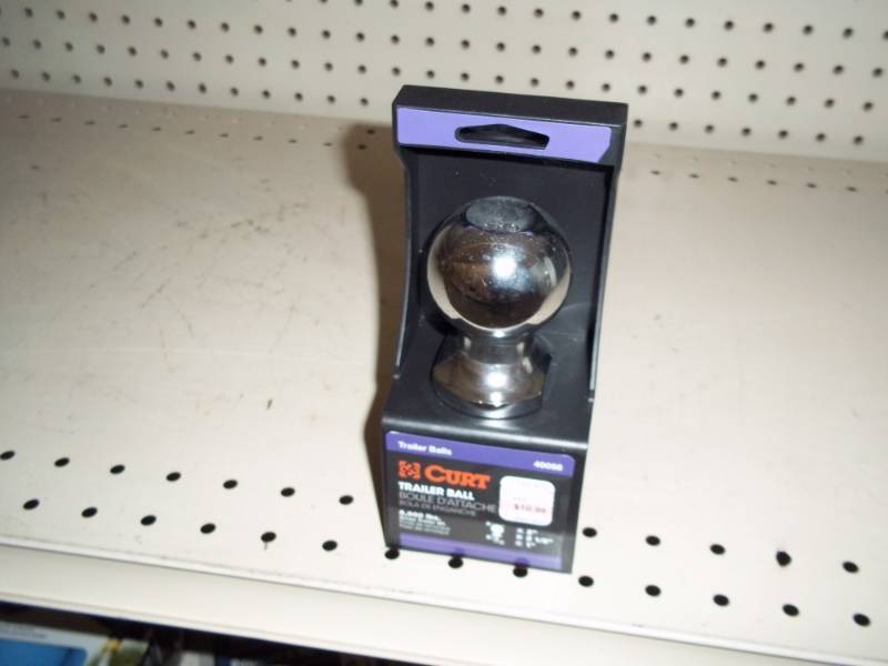 lot 153 image: 2 in Trailer Ball