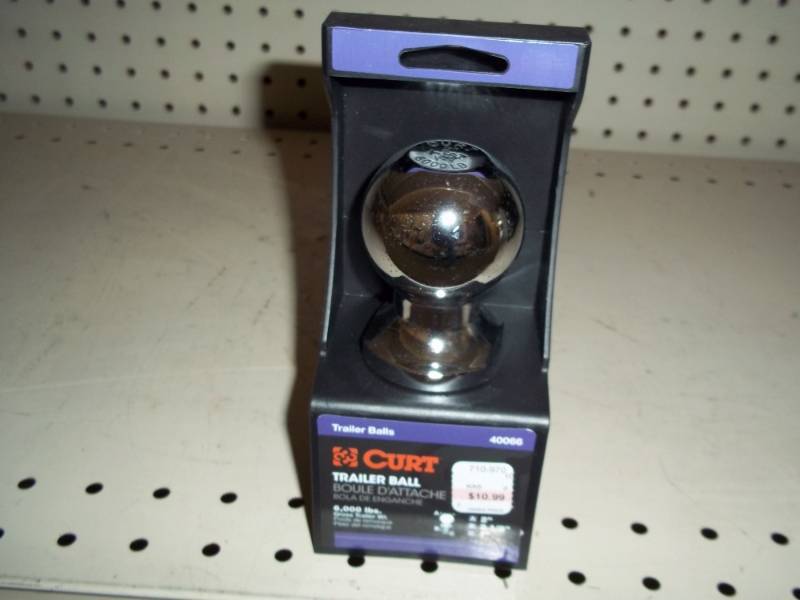 lot 154 image: 2 in Trailer Ball