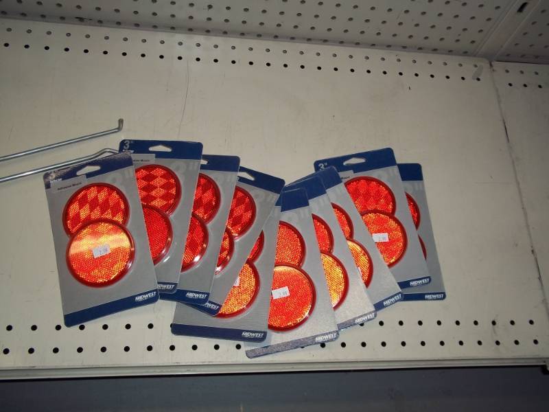 lot 167 image: Lot of 10 packages of 2pk Reflectors red