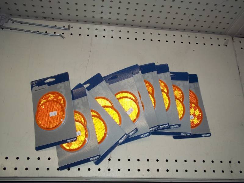 lot 168 image: Lot of 10 packages of 2pk Reflectors orange
