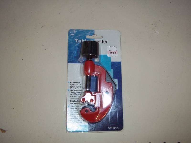 lot 215 image: Tubing Cutter